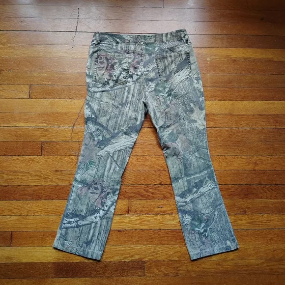 SOLD Mossy Oak Women's 8 Medium 29" Olive Green Realtree Camo Bootcut Pants - Picture 10 of 12